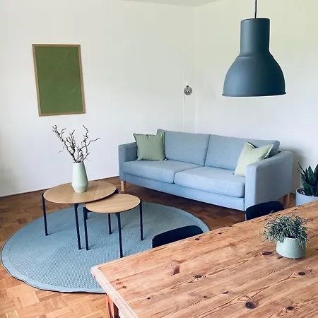 Apartment Lay-zeit